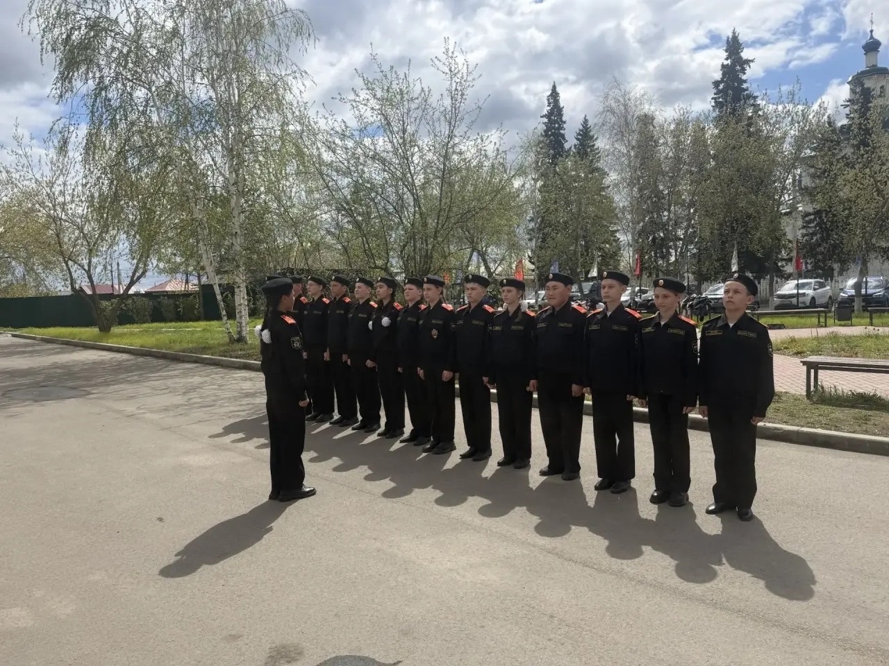 Конкурс песни и строя.